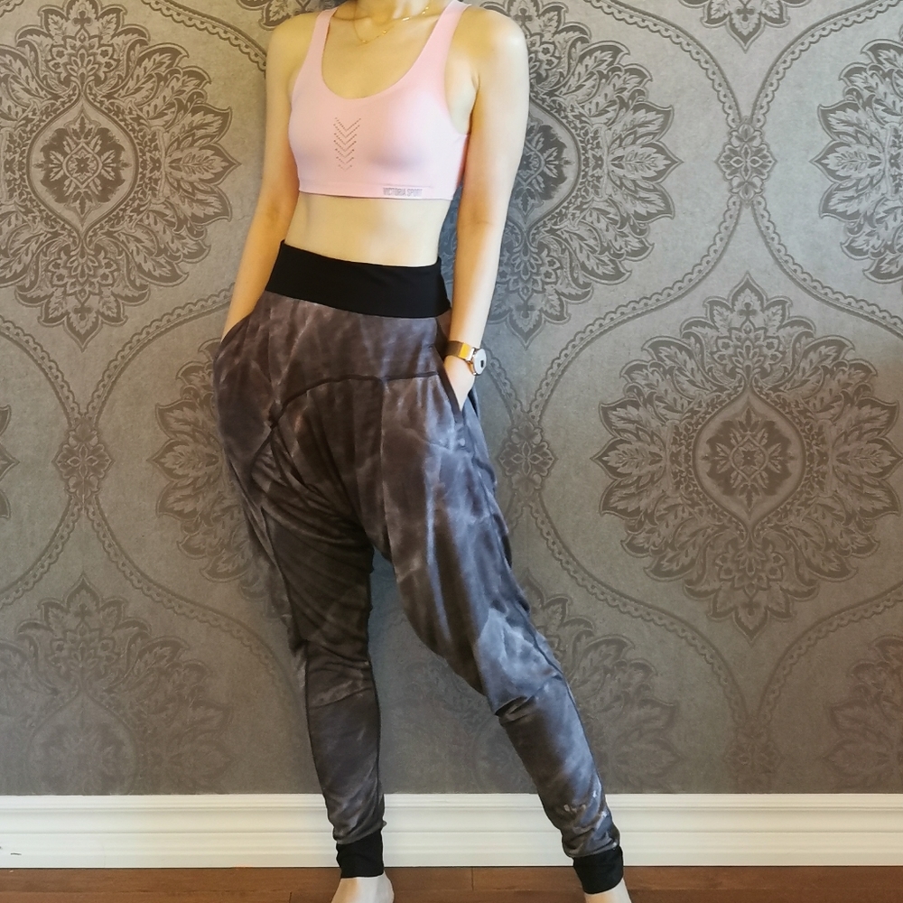 Free gift* Sweaty Betty harem yoga pants